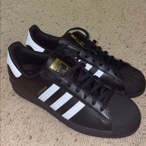 adidas men’s shoes size 10 brand new